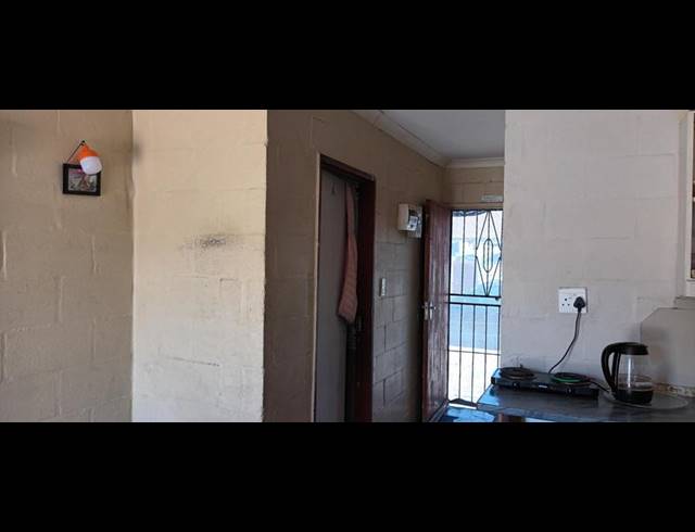 2 BEDROOM HOUSE FOR SALE IN PELIKAN PARK